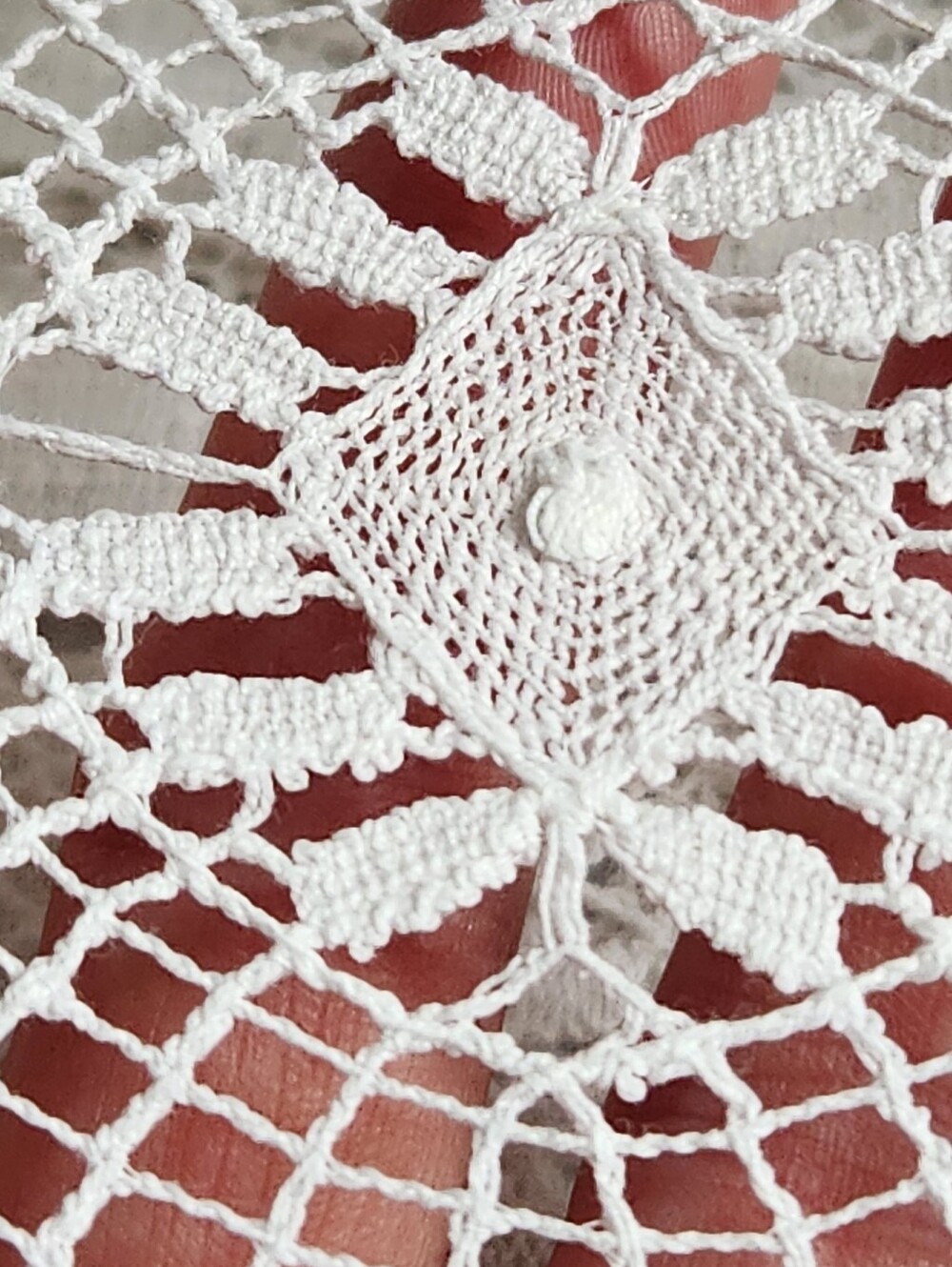 VINTAGE HANDMADE CLUNY LACE TABLECLOTH - Picture 2 of 10